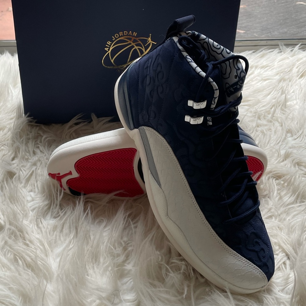 Jordan 12 international flight size 12